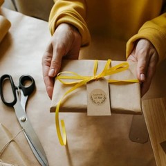 NEW 500pcs/roll Handmade With Love Stickers – Dark Brown Kraft Labels