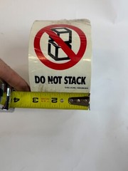 NEW ULINE Model S-853 DO NOT STACK 4″ X 3″ Shipping 500 Count Roll Stickers